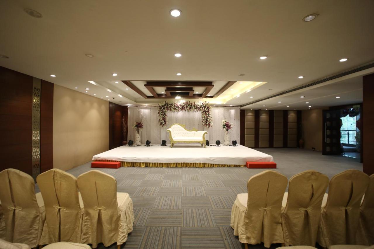 The Byke Suraj Plaza Pure Veg, Thane Hotel Exterior photo