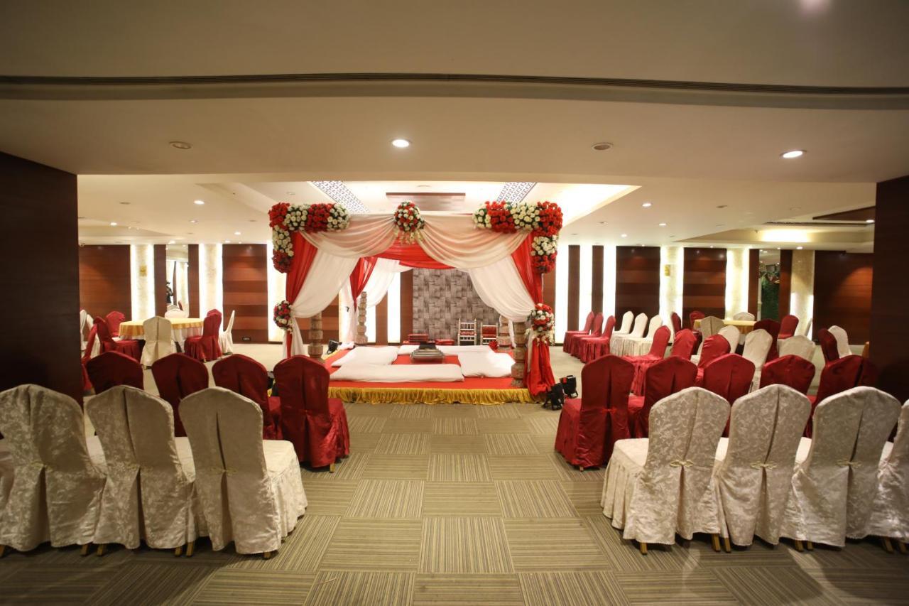 The Byke Suraj Plaza Pure Veg, Thane Exterior photo